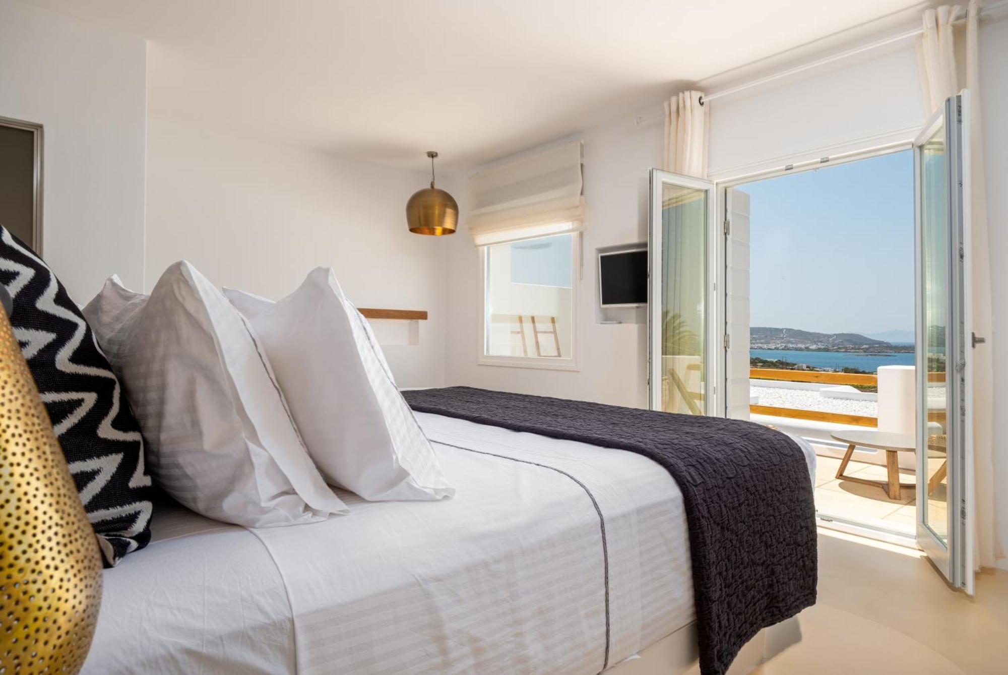 Anna Platanou * Agia Irini (Paros)